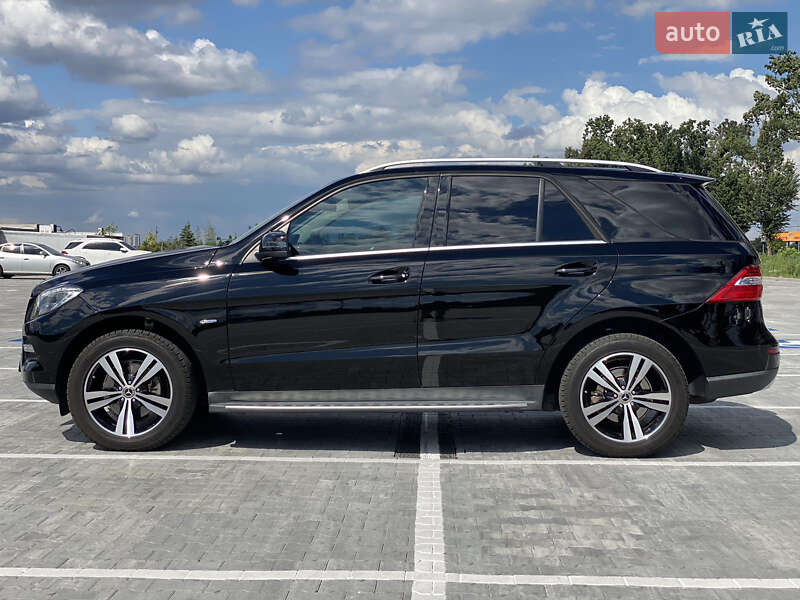 Позашляховик / Кросовер Mercedes-Benz M-Class 2011 в Львові