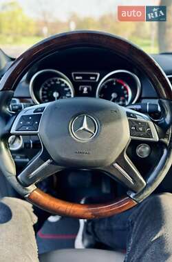 Внедорожник / Кроссовер Mercedes-Benz M-Class 2015 в 