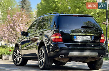 Позашляховик / Кросовер Mercedes-Benz M-Class 2007 в 