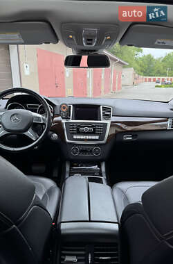 Внедорожник / Кроссовер Mercedes-Benz M-Class 2013 в 