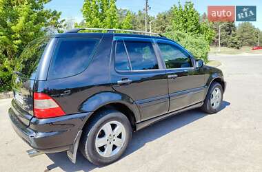 Позашляховик / Кросовер Mercedes-Benz M-Class 2004 в 