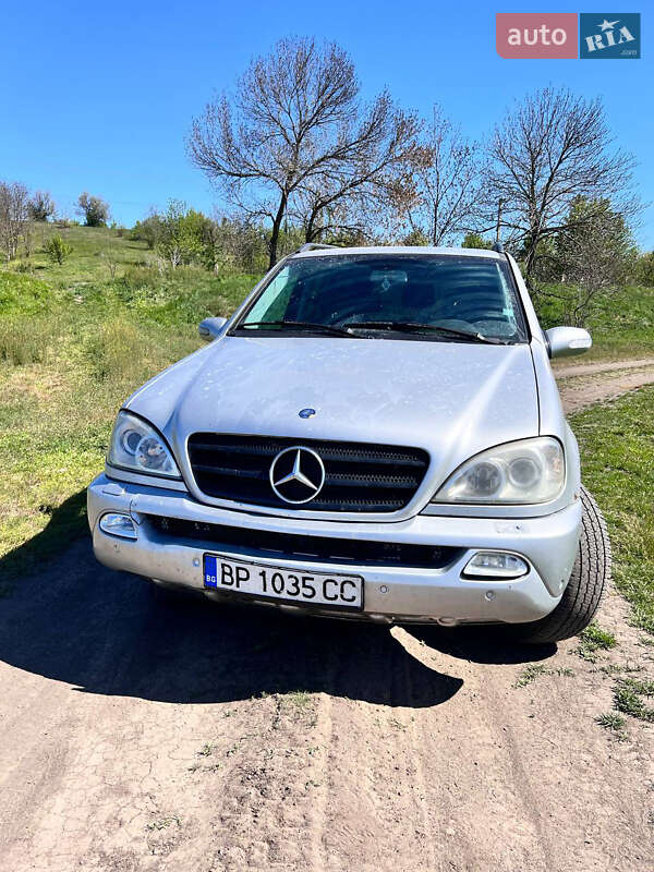 Mercedes-Benz M-Class 2004