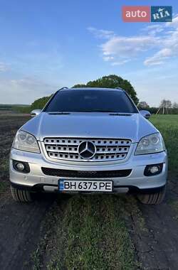 Внедорожник / Кроссовер Mercedes-Benz M-Class 2005 в 