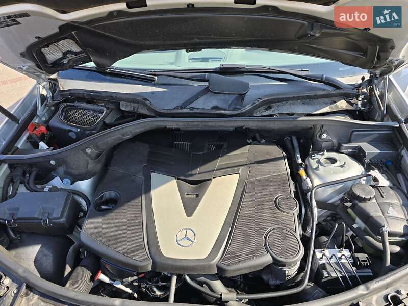 Позашляховик / Кросовер Mercedes-Benz M-Class 2010 в Обухові