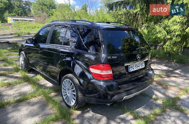 Позашляховик / Кросовер Mercedes-Benz M-Class 2006 в 