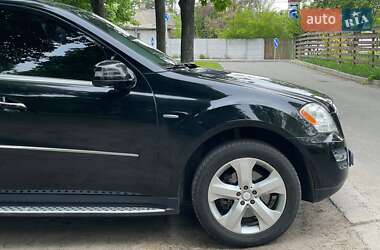 Внедорожник / Кроссовер Mercedes-Benz M-Class 2011 в 