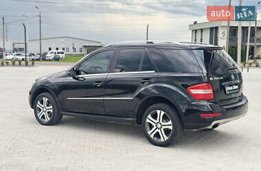 Внедорожник / Кроссовер Mercedes-Benz M-Class 2010 в 