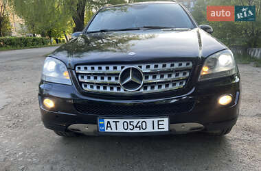 Позашляховик / Кросовер Mercedes-Benz M-Class 2006 в 
