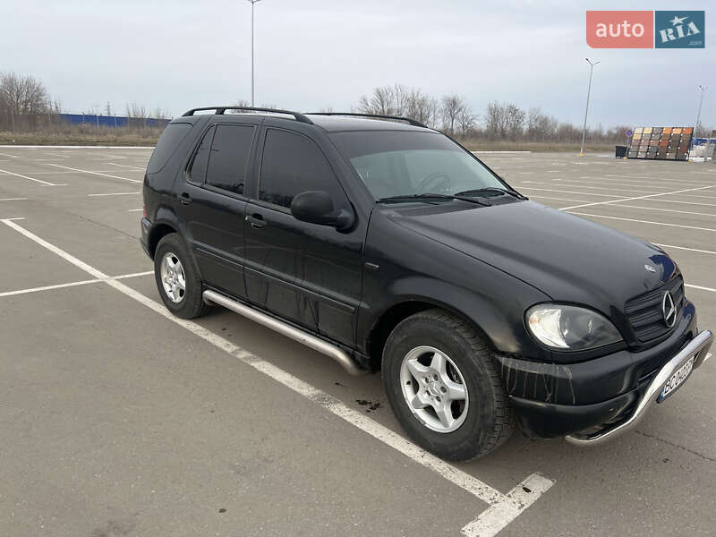 Внедорожник / Кроссовер Mercedes-Benz M-Class 2001 в Запорожье