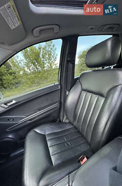 Позашляховик / Кросовер Mercedes-Benz M-Class 2005 в 
