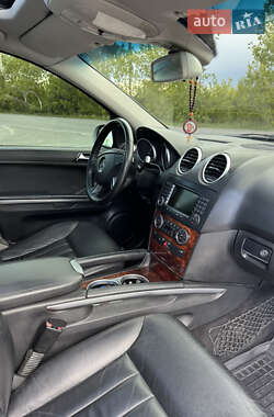 Позашляховик / Кросовер Mercedes-Benz M-Class 2005 в 