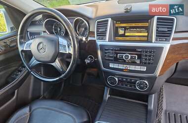 Позашляховик / Кросовер Mercedes-Benz M-Class 2011 в 