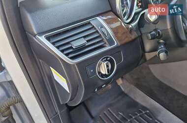 Позашляховик / Кросовер Mercedes-Benz M-Class 2011 в 