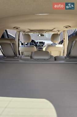 Позашляховик / Кросовер Mercedes-Benz M-Class 2014 в 