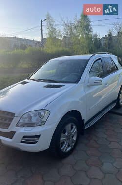 Внедорожник / Кроссовер Mercedes-Benz M-Class 2010 в 