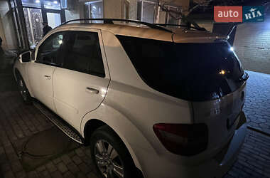 Внедорожник / Кроссовер Mercedes-Benz M-Class 2010 в 
