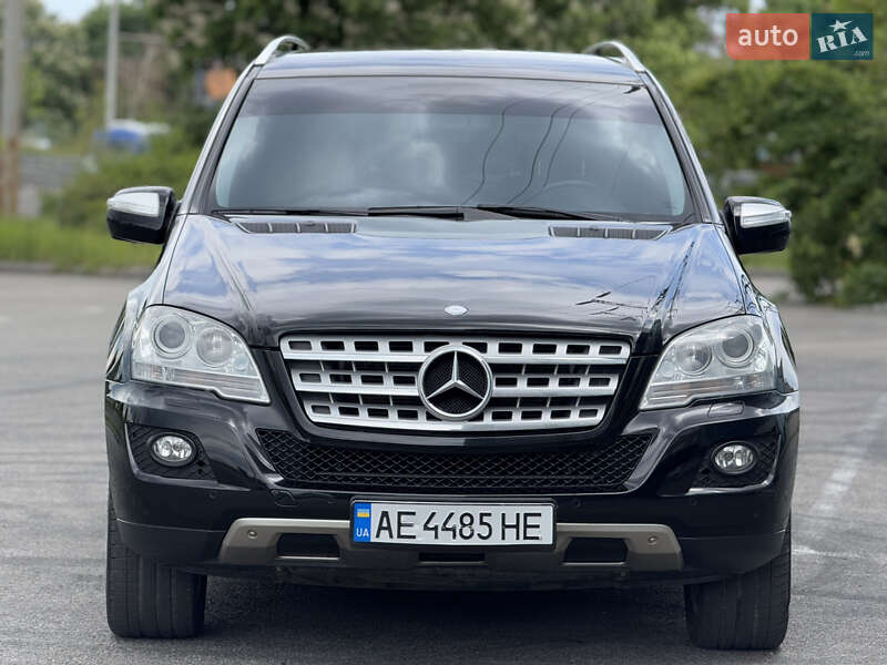 Внедорожник / Кроссовер Mercedes-Benz M-Class 2010 в Днепре