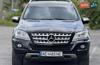 Внедорожник / Кроссовер Mercedes-Benz M-Class 2010 в 