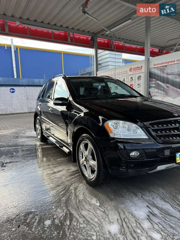 Внедорожник / Кроссовер Mercedes-Benz M-Class 2006 в Ивано-Франковске