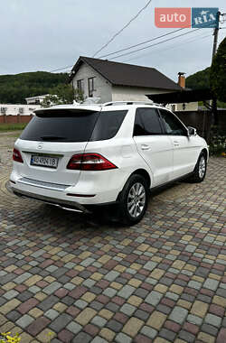 Внедорожник / Кроссовер Mercedes-Benz M-Class 2015 в 