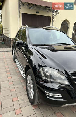 Внедорожник / Кроссовер Mercedes-Benz M-Class 2011 в 