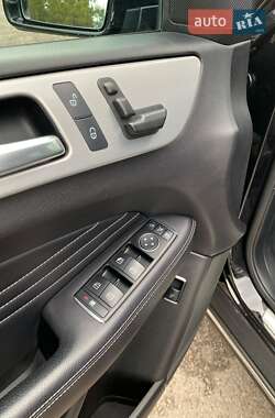 Внедорожник / Кроссовер Mercedes-Benz M-Class 2012 в 