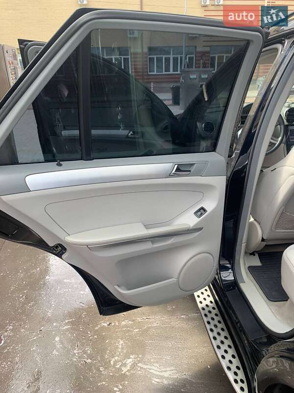 Внедорожник / Кроссовер Mercedes-Benz M-Class 2005 в Житомире фото 16 Внедорожник / Кроссовер Mercedes-Benz M-Class 2005 в Житомире