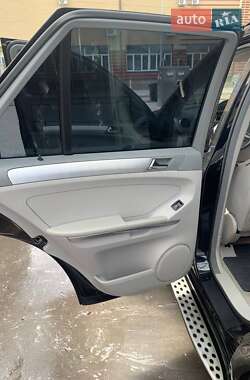 Внедорожник / Кроссовер Mercedes-Benz M-Class 2005 в 