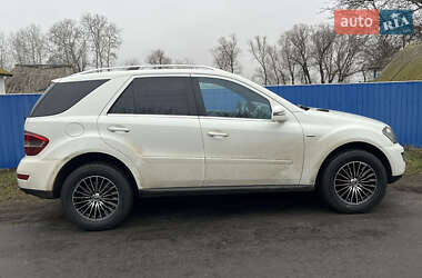Внедорожник / Кроссовер Mercedes-Benz M-Class 2011 в 
