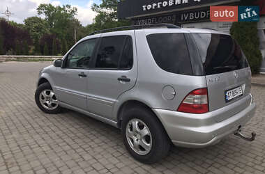 Позашляховик / Кросовер Mercedes-Benz M-Class 2003 в 