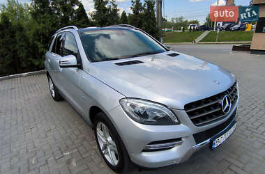Позашляховик / Кросовер Mercedes-Benz M-Class 2013 в 