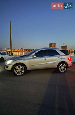 Позашляховик / Кросовер Mercedes-Benz M-Class 2010 в Києві