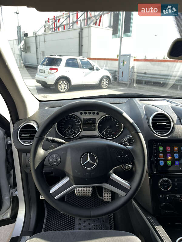 Позашляховик / Кросовер Mercedes-Benz M-Class 2010 в Києві