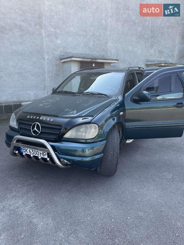Внедорожник / Кроссовер Mercedes-Benz M-Class 1997 в Одессе