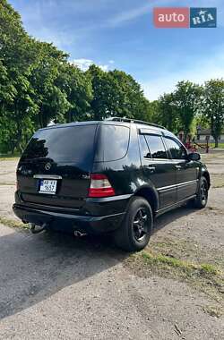 Внедорожник / Кроссовер Mercedes-Benz M-Class 1999 в 