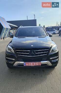 Внедорожник / Кроссовер Mercedes-Benz M-Class 2015 в Киеве