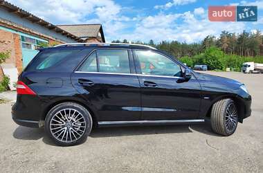 Внедорожник / Кроссовер Mercedes-Benz M-Class 2012 в 