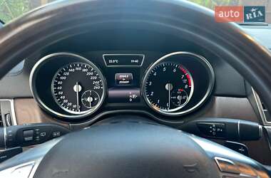 Внедорожник / Кроссовер Mercedes-Benz M-Class 2013 в 