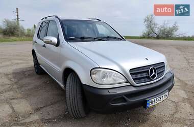 Внедорожник / Кроссовер Mercedes-Benz M-Class 2003 в 