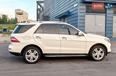 Внедорожник / Кроссовер Mercedes-Benz M-Class 2013 в 