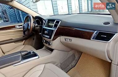 Внедорожник / Кроссовер Mercedes-Benz M-Class 2013 в 