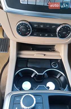 Внедорожник / Кроссовер Mercedes-Benz M-Class 2013 в 
