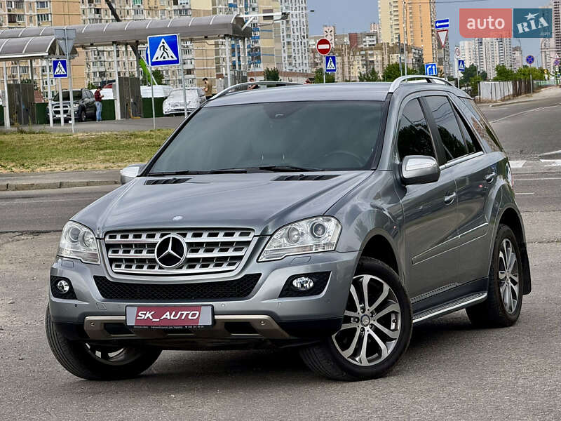 Mercedes-Benz M-Class 2010