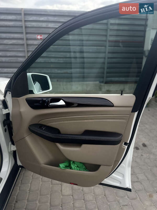 Внедорожник / Кроссовер Mercedes-Benz M-Class 2015 в Львове