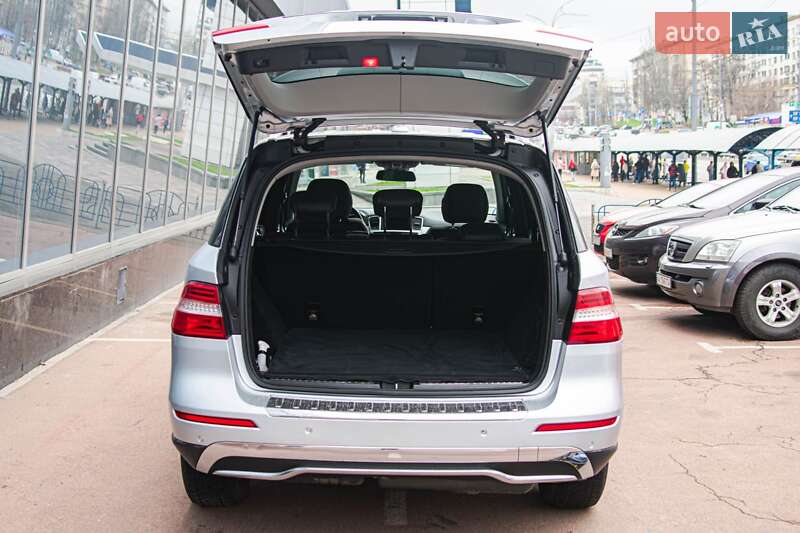 Внедорожник / Кроссовер Mercedes-Benz M-Class 2012 в Киеве