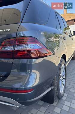 Внедорожник / Кроссовер Mercedes-Benz M-Class 2012 в 