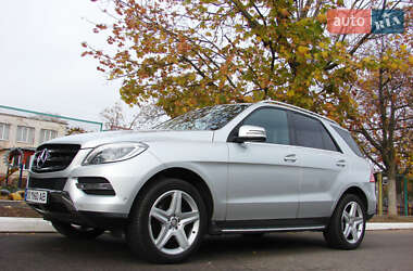 Внедорожник / Кроссовер Mercedes-Benz M-Class 2013 в 