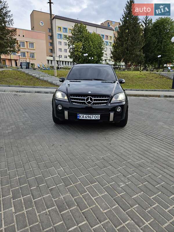 Позашляховик / Кросовер Mercedes-Benz M-Class 2006 в 