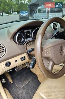 Позашляховик / Кросовер Mercedes-Benz M-Class 2006 в 