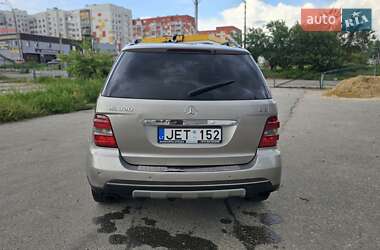 Внедорожник / Кроссовер Mercedes-Benz M-Class 2006 в 